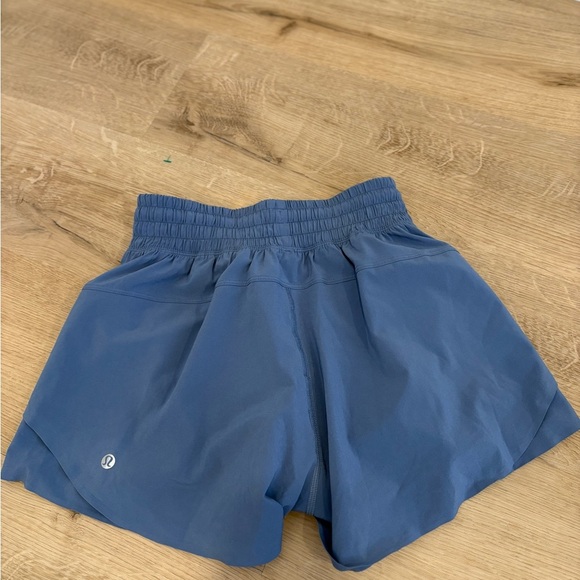 Lululemon Shake It Out High Rise Running Short 2.5 in Washed Denim - Picture 6 of 6